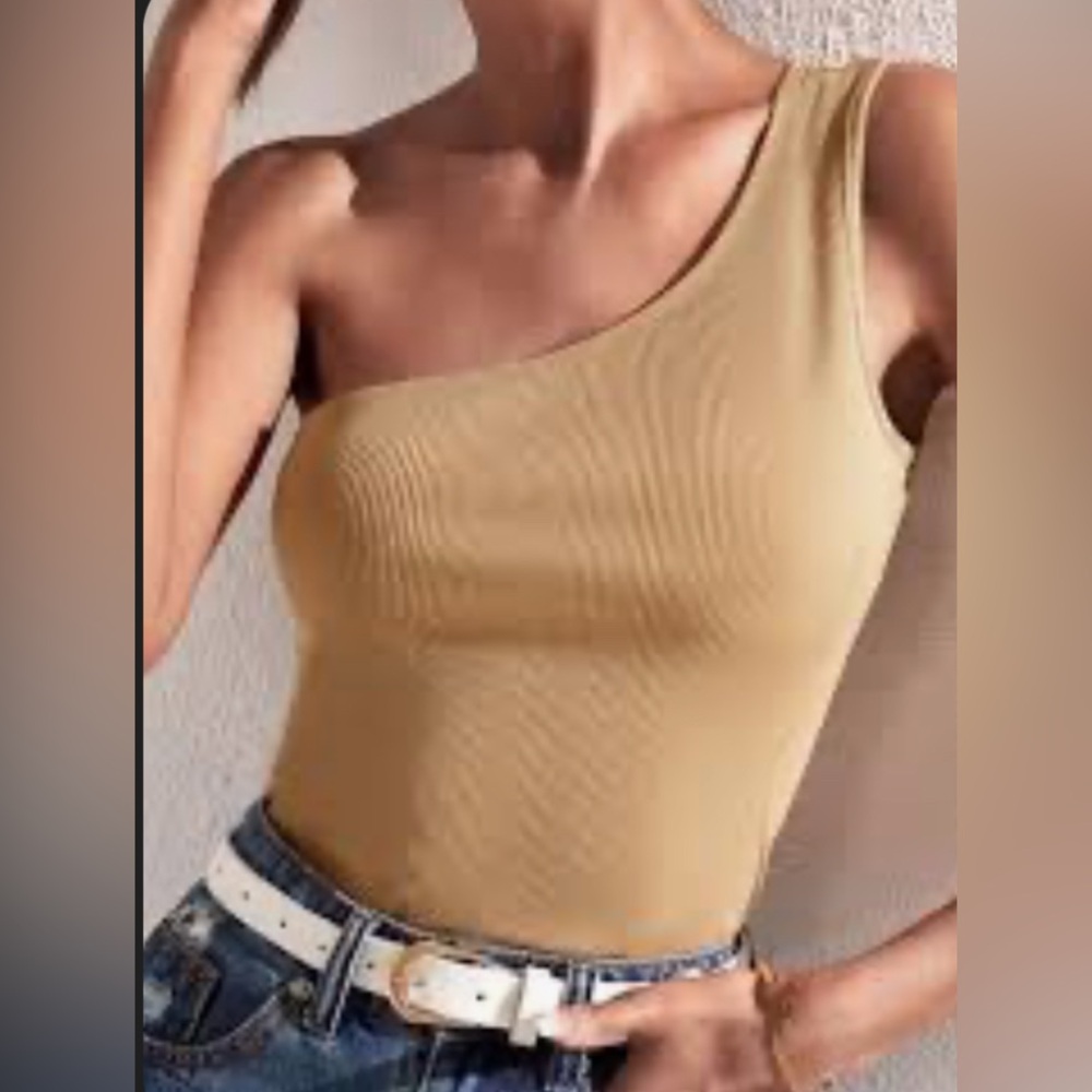 One-Shoulder Beige top - xs Rave
